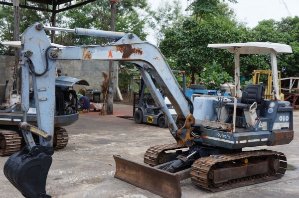 ขายรถขัด KUBOTA KX 030 คอนโทรลสั้น