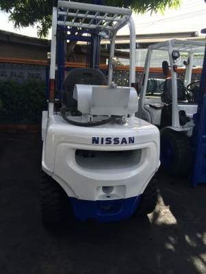 ขาย ฟอร์คลิฟท์ nissan 3.0 ตัน 4.5 เมตรก่อนรุ่นใหม่ล่าสุด สภาพใหม่มากๆfrom japan