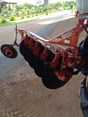 ขายผานพรวน6/22 ตราช้าง สภาพเกือบใหม่พร้อมใช้รรคา 27000.- ขายผานพรวน6/22 ตราช้าง สภาพเกือบใหม่พร้อมใช้รรคา 27000.-