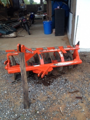 ขายผานพรวน6/22 ตราช้าง สภาพเกือบใหม่พร้อมใช้รรคา 27000.- ขายผานพรวน6/22 ตราช้าง สภาพเกือบใหม่พร้อมใช้รรคา 27000.-