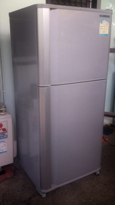 ขายตู้เย็น MITSUBISHI prezio รุ่น MR-F38T 2ประตู 12.2 คิว สภาพ 85\% ใช่้งานได้ดีตามปกติ ขายราคา 7,500 บาท สนใจติดต่อ 0869817122