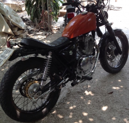 Suzuki 250CC สีดำ-ส้ม สภาพดี ยางใหม่มากๆ เครื่องยนต์ติดง่าย มีเอกสารอินวอย