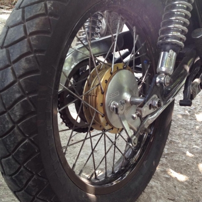 Suzuki 250CC สีดำ-ส้ม สภาพดี ยางใหม่มากๆ เครื่องยนต์ติดง่าย มีเอกสารอินวอย