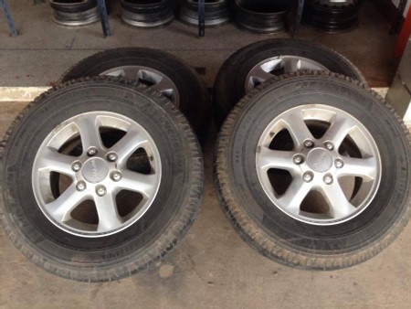 แม็กเดิม Isuzu ขอบ16 6รู139 พร้อมยาง Michelin 245/70/16 ปี09