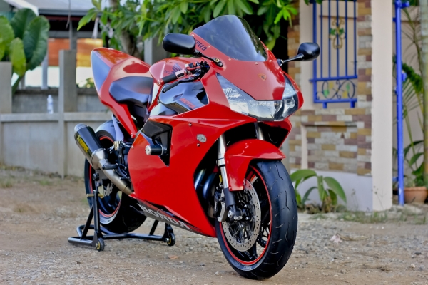 ขายCBR954ปี03 เครื่องดี ระบบไฟปกติ ของแต่งพอมีครับ ราคา155000อินวอยสรรพสามิตแท้ๆ