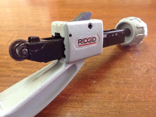 ขายคัตเตอร์ตัดท่อ RIDGID NO.152 1/4 - 2 5/8 แบบสปิง ขายคัตเตอร์ตัดท่อ RIDGID NO.152 1/4 - 2 5/8 แบบสปิง