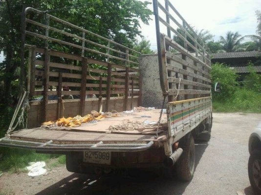 ขาย ฮีโน่  หกล้อ