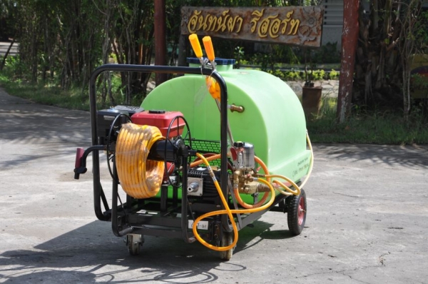 ขายเครื่องฉีดน้ำแรงดัดสูง3สูบ อุปกรณ์ครบ สวยเดิม(เปิดตู้ติดมา1ตัว) ยังไม่เคยใช้ในไทย 19,000เท่านั้น