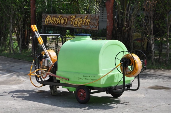 ขายเครื่องฉีดน้ำแรงดัดสูง3สูบ อุปกรณ์ครบ สวยเดิม(เปิดตู้ติดมา1ตัว) ยังไม่เคยใช้ในไทย 19,000เท่านั้น