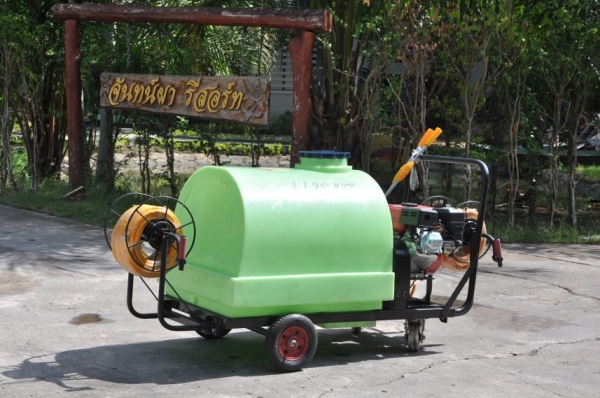 ขายเครื่องฉีดน้ำแรงดัดสูง3สูบ อุปกรณ์ครบ สวยเดิม(เปิดตู้ติดมา1ตัว) ยังไม่เคยใช้ในไทย 19,000เท่านั้น