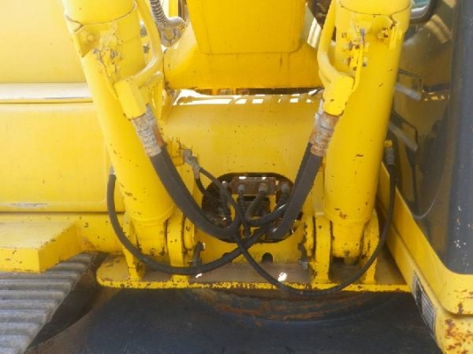 รถขุด Komatsu PC130-6K เครื่องยนต์ 4 สูบ นำเข้าเองจากอิตาลี สนใจโทร. 080-6565422 (หนิง)