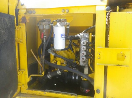 รถขุด Komatsu PC130-6K เครื่องยนต์ 4 สูบ นำเข้าเองจากอิตาลี สนใจโทร. 080-6565422 (หนิง)