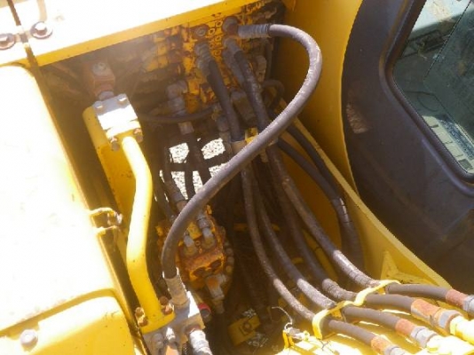 รถขุด Komatsu PC130-6K เครื่องยนต์ 4 สูบ นำเข้าเองจากอิตาลี สนใจโทร. 080-6565422 (หนิง)