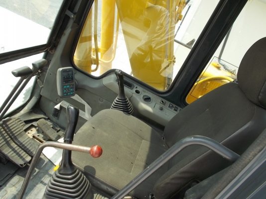 ขายรถแบคโฮ KOMATSU PC130-6 ระบบไฟฟ้าเต็ม ใบแทร็ค 70 ปี 2002 สภาพสวยมาก รถนอกนำเข้าเอง