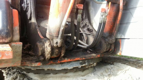 รถแบคโฮ HITACHI