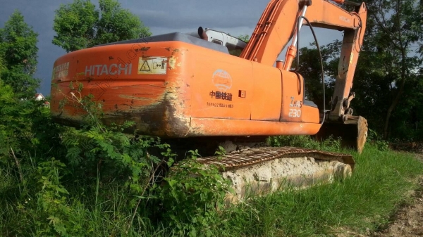 รถแบคโฮ HITACHI