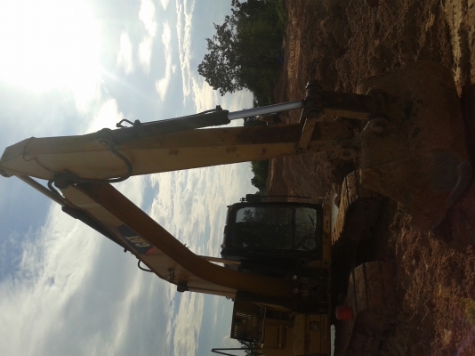 รถแบคโฮ CAT 312D สภาพสวย ใบแทรก 70 ซม สภาพสวยรถใช้งาน 10,000 ชม. นิด รถปี53 รถแบคโฮ CAT 312D สภาพสวย ใบแทรก 70 ซม สภาพสวยรถใช้งาน 10,000 ชม. นิด รถปี53