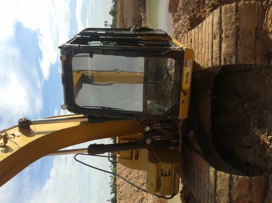 รถแบคโฮ CAT 312D สภาพสวย ใบแทรก 70 ซม สภาพสวยรถใช้งาน 10,000 ชม. นิด รถปี53 รถแบคโฮ CAT 312D สภาพสวย ใบแทรก 70 ซม สภาพสวยรถใช้งาน 10,000 ชม. นิด รถปี53