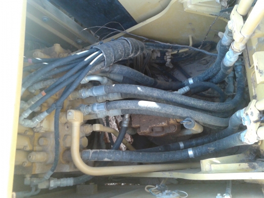 รถแบคโฮ CAT 312D สภาพสวย ใบแทรก 70 ซม สภาพสวยรถใช้งาน 10,000 ชม. นิด รถปี53 รถแบคโฮ CAT 312D สภาพสวย ใบแทรก 70 ซม สภาพสวยรถใช้งาน 10,000 ชม. นิด รถปี53