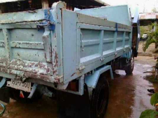 หกล้อ ISUZU NPR 120 hp รถปี 39 ราคาต่อรองได้.