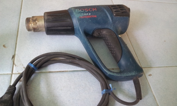 เครื่องเป่าลมร้อน Bosch รุ่น GHG 600-3 (1,800 w.) พร้อมใช้งานครับ เครื่องเป่าลมร้อน Bosch รุ่น GHG 600-3 (1,800 w.) พร้อมใช้งานครับ