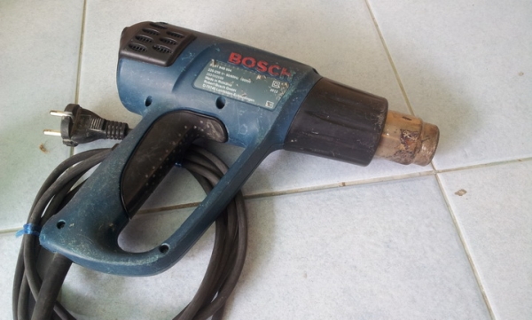 เครื่องเป่าลมร้อน Bosch รุ่น GHG 600-3 (1,800 w.)  พร้อมใช้งานครับ