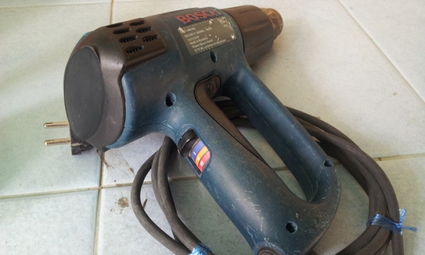 เครื่องเป่าลมร้อน Bosch รุ่น GHG 600-3 (1,800 w.) พร้อมใช้งานครับ เครื่องเป่าลมร้อน Bosch รุ่น GHG 600-3 (1,800 w.) พร้อมใช้งานครับ