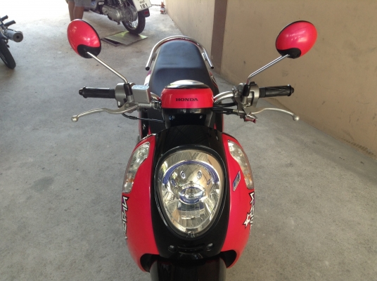 ขาย!!! สกู๊ปปี้ไอนิว ตัวใหม่ สภาพสวย ปี56 รถเครื่องดีคับ ทะเบียนครบ ภาษีไม่หมด