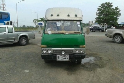 ขายรถบรรทุก 4 ล้อ Nissan Carbon เครื่อง ED30 - 88 แรง ทะเบียนพร้อม