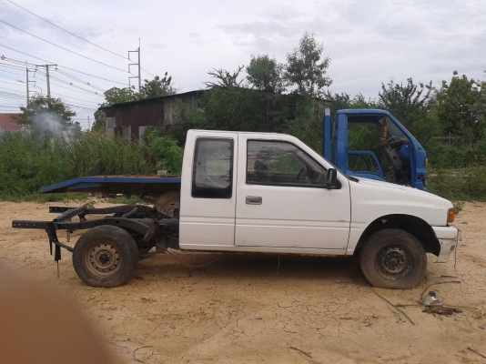 ขายหัว isuzu ไม่่มีเครื่อง ไม่มี ทบ สภาพ ตามรูป ขายด่วนคับ