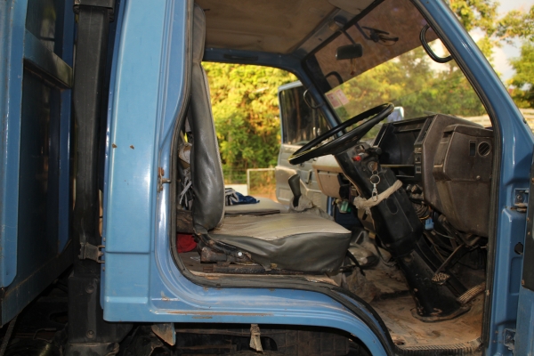 ขายด่วน รถบรรทุก 6 ล้อ ISUZU NPR115 ขายด่วน รถบรรทุก 6 ล้อ ISUZU NPR115