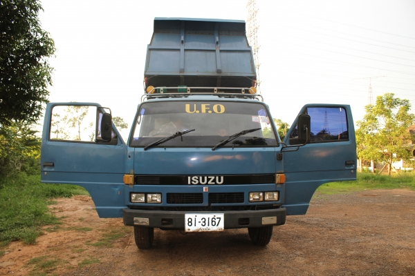ขายด่วน รถบรรทุก 6 ล้อ ISUZU NPR115 ขายด่วน รถบรรทุก 6 ล้อ ISUZU NPR115
