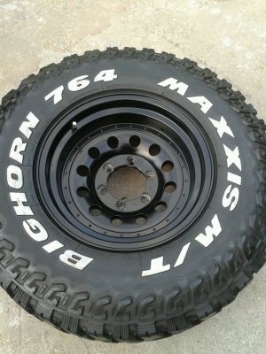 ขาย ยางMud MAXXIS 764 ขนาด265/75R16พร้อมล้อหยดนำ้16x8-28