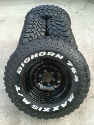 ขาย ยางMud MAXXIS 764 ขนาด265/75R16พร้อมล้อหยดนำ้16x8-28