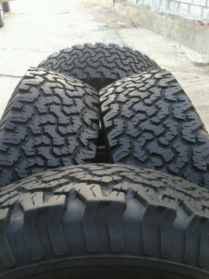 ขาย ยางMud MAXXIS 764 ขนาด265/75R16พร้อมล้อหยดนำ้16x8-28