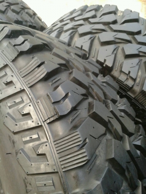 ขาย ยางMud MAXXIS 764 ขนาด265/75R16พร้อมล้อหยดนำ้16x8-28