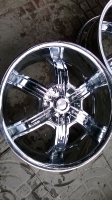 ล้้อขอบ20 6รูพร้อมยางใหม่ชุดละ 24500