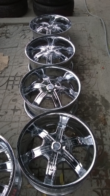 ล้้อขอบ20 6รูพร้อมยางใหม่ชุดละ 24500