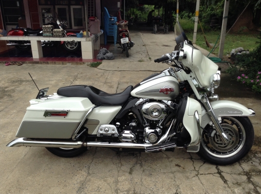 ธารนนทบุรี//ขาย harley-davidson ultraclassic ปี2007 สวยๆ ของแต่งเต็ม  ทะเบียนแท้ ราคา700,000 บาท