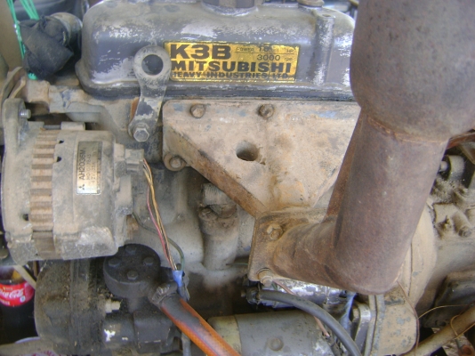 รถไถนั่งขับ  รถประมูล  ตามสภาพ  37,000 บาท