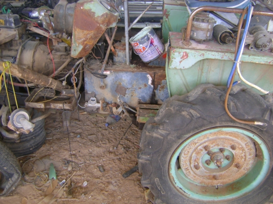 รถไถนั่งขับ  รถประมูล  ตามสภาพ  37,000 บาท