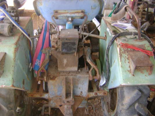 รถไถนั่งขับ  รถประมูล  ตามสภาพ  37,000 บาท