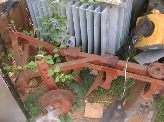 รถไถนั่งขับ  รถประมูล  ตามสภาพ  37,000 บาท