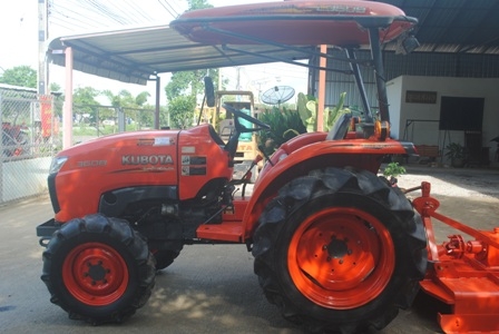 ขายรถไถ Kubota L 3608 (4WD) พร้อมเครื่องตัดหญ้าใหม่ 1.20 เมตร ขายรถไถ Kubota L 3608 (4WD) พร้อมเครื่องตัดหญ้าใหม่ 1.20 เมตร