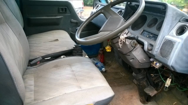 ขาย 6 ล้อ TOYOTA BU15 85 แรงม้า เครื่องแน่น คัสซีสวย เกียร์สั้น ทะเบียนเอกสารครบพร้อมโอน