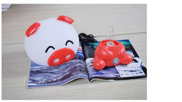 โคมไฟหมูน้อย