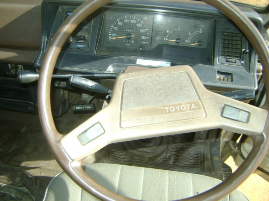 รถตู้  เครื่อง 2400   ราคา    70,000  บาท