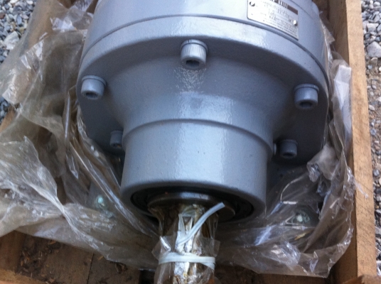 มอเตอร์เกียร์ทด mitsubishi ขนาด 2 แรงม้า 3 เฟส ต่อใช้ไฟบ้านได้ด้วย 220 -420 V. หมุนที่ 43 รอบต่อนาที เป็นแบบโครงสร้างเหล็กแข็งชนิด IP 55 สภาพพร้อมใช้ เสียงเงียบ มอเตอร์เกียร์ทด mitsubishi ขนาด 2 แรงม้า 3 เฟส ต่อใช้ไฟบ้านได้ด้วย 220 -420 V. หมุนที่ 43 รอบต่อนาที เป็นแบบโครงสร้างเหล็กแข็งชนิด IP 55 สภาพพร้อมใช้ เสียงเงียบ