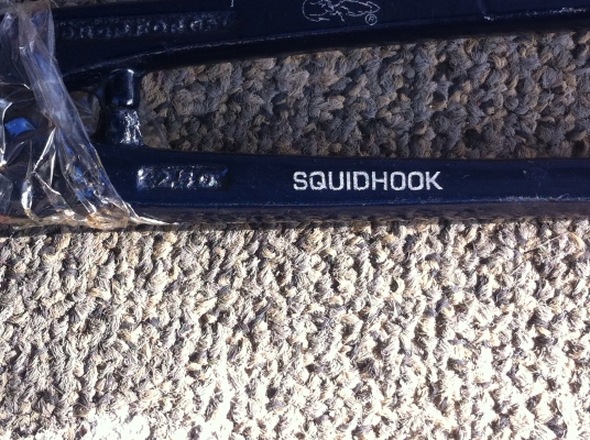 กรรไกรตัดแผ่นเหล็กและสังกะสี ตรา SQUIDHOOK รุ่นสปริงซ่อน.ของใหม่เก่าเก็บ คุณภาพดียัง ( มี 2 อัน)