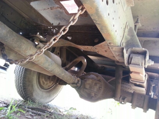 รถอีซูซุ 4 ล้อ  88 แรงม้า. ปี 36  สนใจติดต่อ 081 - 6079515